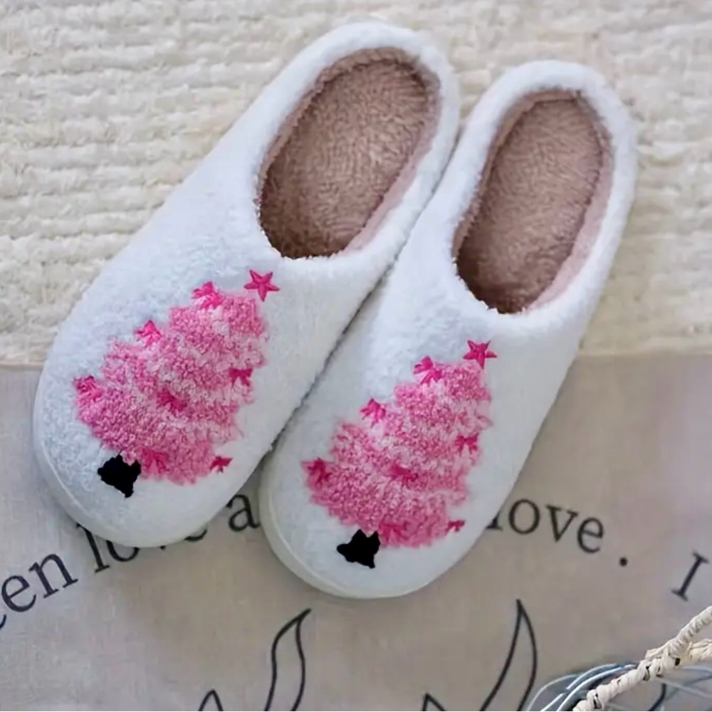 Pink Christmas Tree Women Cozy Slippers Size 7 1/2 - 8 Cozy Winter - Picture 1 of 7